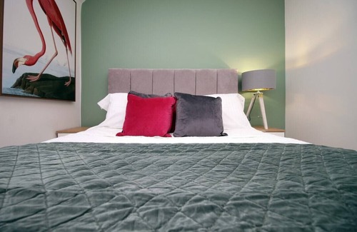Penylan House | Stylish House in Wales Sleeps 8 by PureStay Short Lets
