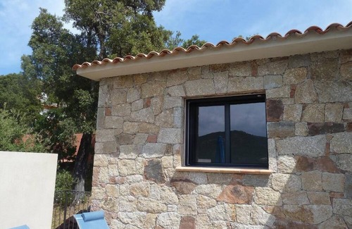 Pinarellu House | Stylish house with air conditioning, secure swimming pool, garden, 3km from the beaches