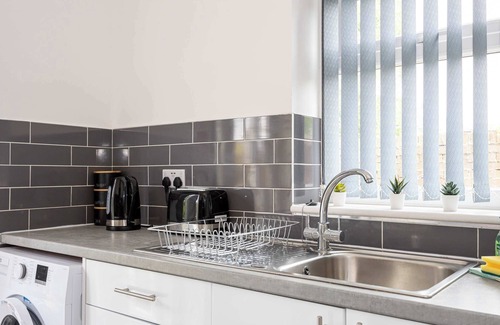 Huyton Apartment | Stylish House with Garden in Liverpool
