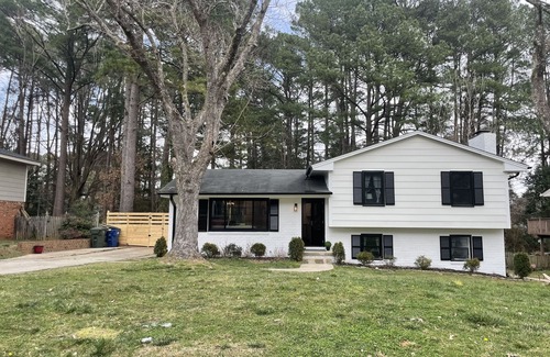 Northeast Raleigh House | Stylish House with Pool 5BR/3BA