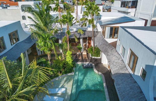 Umalas Villa | Stylish Huge LUX NEW 6BR 16px Next To Canggu
