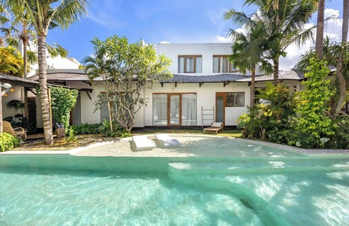 Umalas Villa | Stylish Huge LUX NEW 6BR 16px Next To Canggu