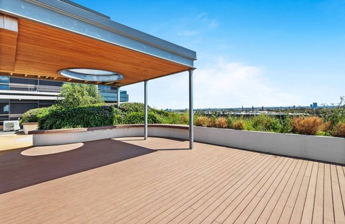 Brunswick Apartment | Stylish Inner-City Apartment in Great Location