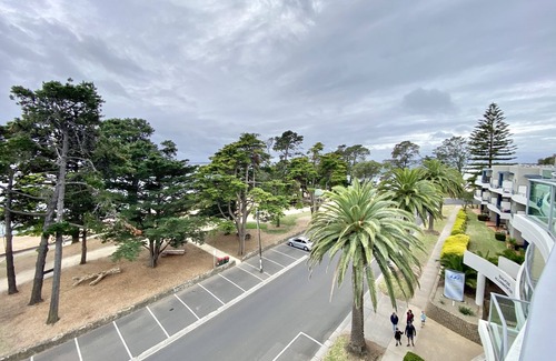 Cowes Apartment | STYLISH ISLAND GETAWAY - BEACHFRONT APARTMENT - COWES - Phillip Island