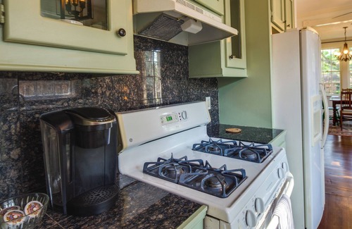 Greater Belhaven House | Stylish Jackson Home: Walk to Dining & Shops!