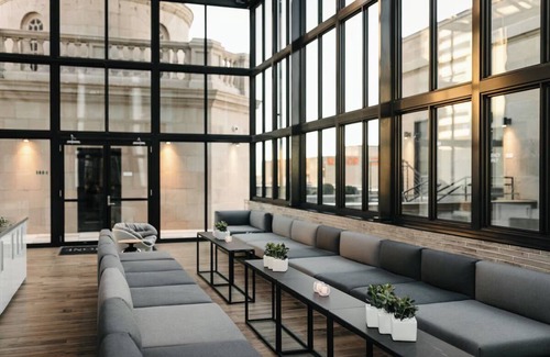 Downtown Dallas Hotel | Stylish King Bed Room Near Arts District with Luxe Finishes
