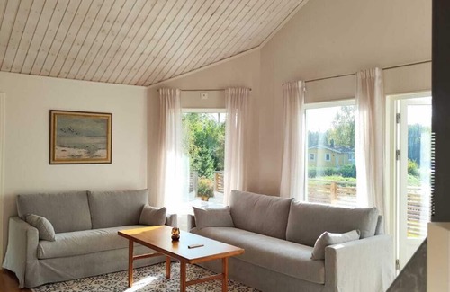 Bouvet Island House | Stylish Lakehouse retreat with views over Djulö