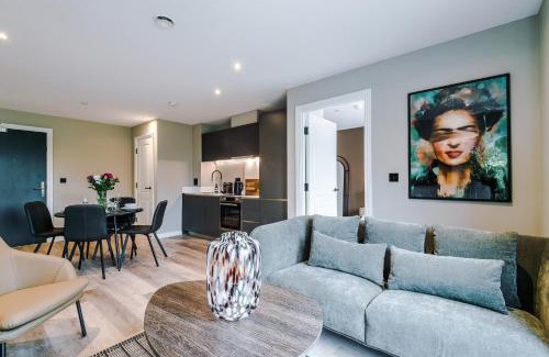 Holbeck Apartment | Stylish Leeds City Centre Flat - Free Parking