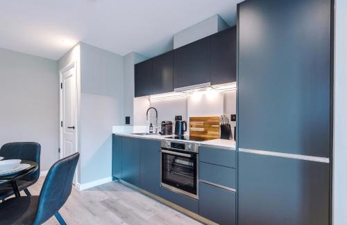 Holbeck Apartment | Stylish Leeds City Centre Flat - Free Parking