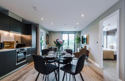 Holbeck Apartment | Stylish Leeds City Centre Flat - Free Parking