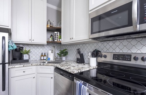 Downtown Little Rock Apartment | Stylish Little Rock Downtown Escape | Sleeps 7