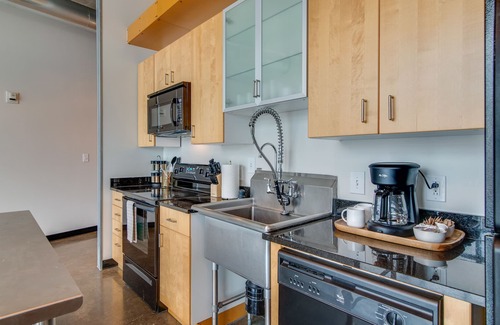 The Gulch Apartment | Stylish Loft 0.7 Miles From Downtown!