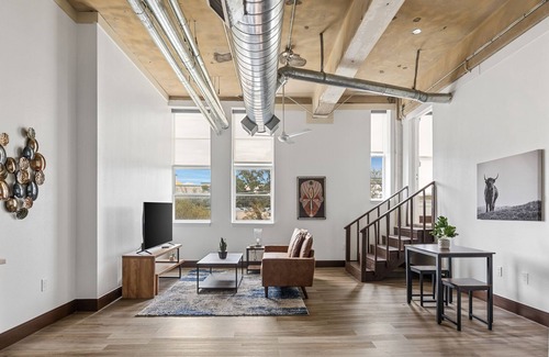 Cedars Apartment | Stylish Loft Close to Downtown!