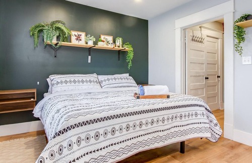 Southside Apartment | Stylish loft near SDF & Convention Center