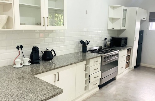 Durban North Apartment | Stylish Loft-style Apartment - Close to all the Action