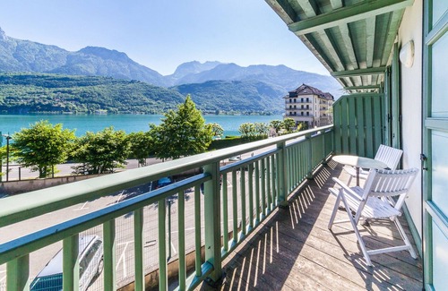 Duingt Apartment | "Stylish Loft" with view/private access to Annecy Lake