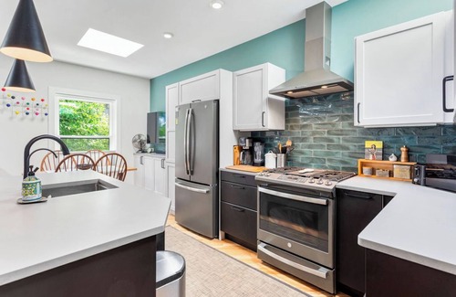 Highland House | Stylish LoHi Retreat ~ Cozy, Light-Filled, Artsy Vibes + Sunny Private Backyard
