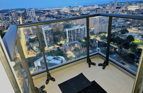 Downtown Toronto Apartment | Stylish luxe Apartment one bedroom with one sofa bed