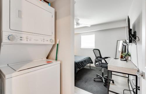 Museum District Apartment | Stylish Luxe Apt w/Onsite Parking