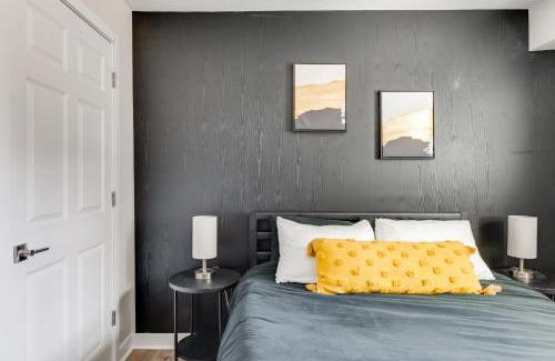 Museum District Apartment | Stylish Luxe Apt w/Onsite Parking