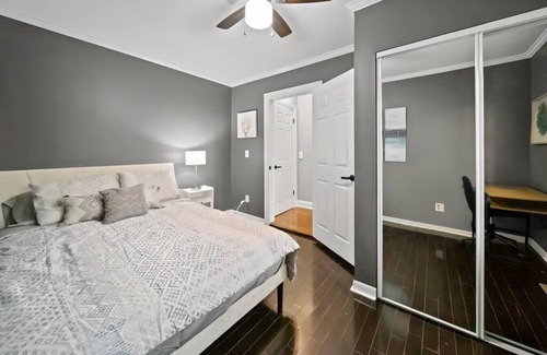 Birmingham House | Stylish Luxury 3bd home in Downtown Birmingham