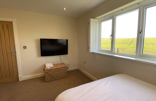 Rhyl House | Stylish Luxury Cottage With Countryside Views