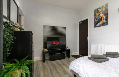 Leicester Apartment | Stylish Luxury Leicester Studio near City Centre!