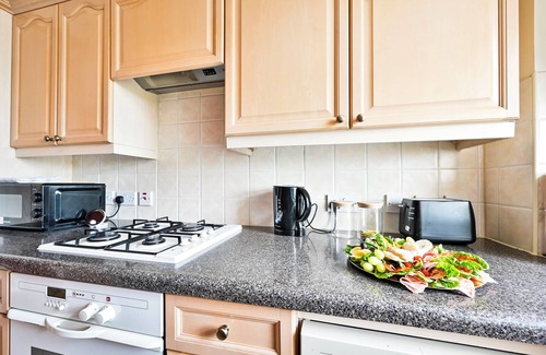 Kilburn Apartment | Stylish Mapesbury Escape
