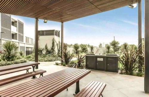 Sydney Olympic Park Apartment | Stylish Meriton Apartment