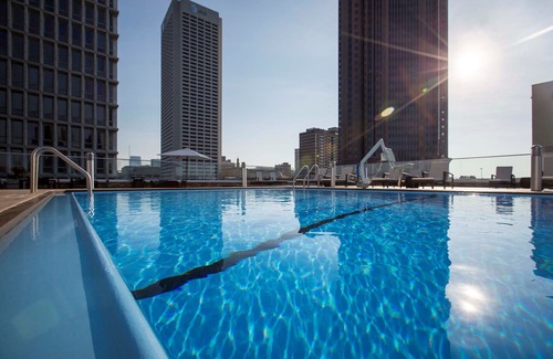 SoNo Apartment | Stylish Midtown King Studio | Free Breakfast + Seasonal Pool Access