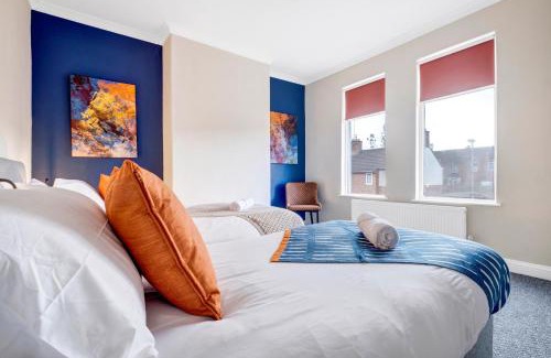 Aylestone Apartment | Stylish Modern 2 Bedroom House - HUGE Price Cut - Free Parking - Wifi & Smart TV