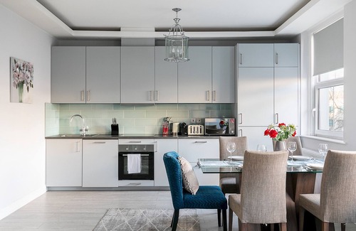 Earl's Court Apartment | Stylish modern 2-bedroom apartment on Cromwell