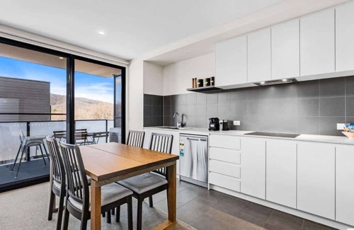 Braddon Apartment | Stylish Modern Apartment in Braddon