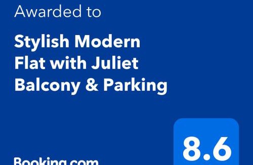 North Glasgow Apartment | Stylish Modern Flat with Juliet Balcony & Parking