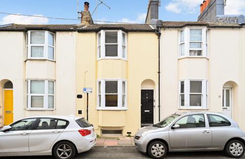 Brighton City Centre House | Stylish Modern Two Bedroom Fishermans Cottage Central Brighton