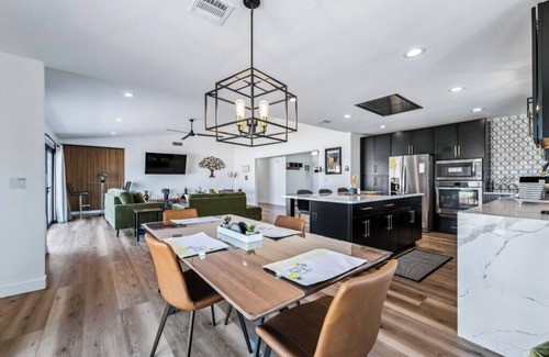Lake Havasu City House | Stylish & Modern Private Getaway in Lake Havasu!