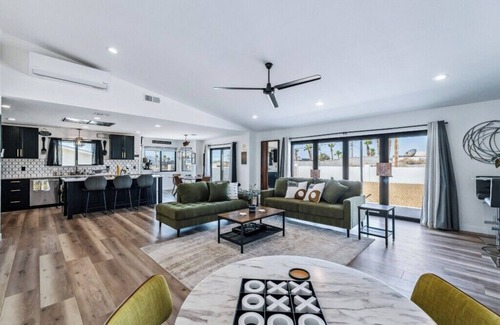 Lake Havasu City House | Stylish & Modern Private Getaway in Lake Havasu!