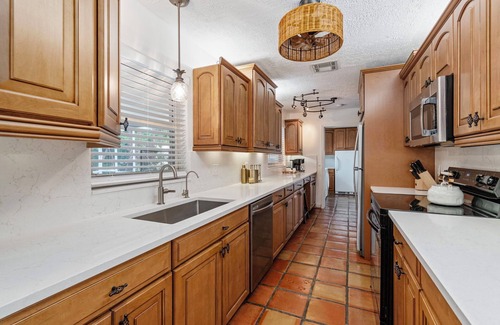 Coachman Glen House | Stylish Naples 4BR Home w/Pool & Patio - 3 KINGS