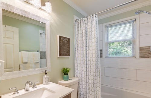 McFerrin Park Condo | Stylish Nashville Condo ~ 2 Mi to Downtown!