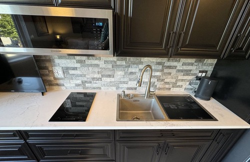 Smith Mountain Lake Condo | Stylish new studio on SML Mariners