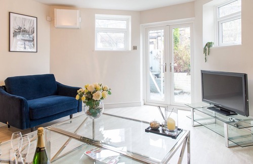 Harrogate City Centre Apartment | Stylish, newly renovated apartment in central Harrogate