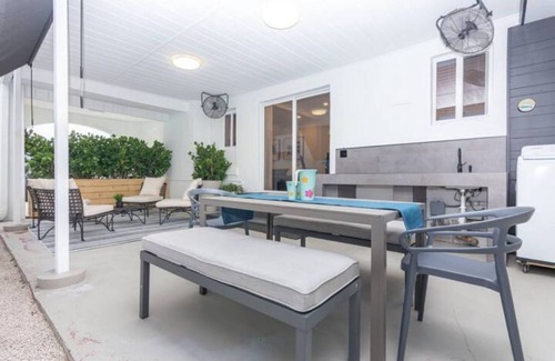 Allapattah House | Stylish, Newly Renovated 2 bedroom house