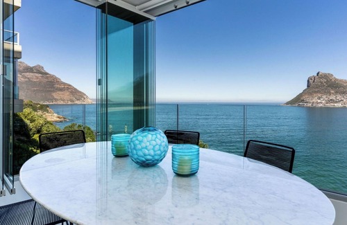 Hout Bay Apartment | Stylish ocean-side apartment