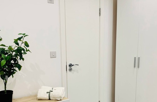 Cray Valley East Apartment | Stylish One Bed Apartment