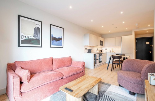 Whittington Apartment | Stylish One-Bed Retreat