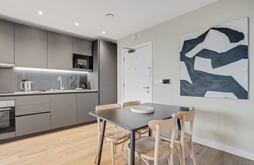 Bromley North Apartment | Stylish one-bedroom apartment close to Stratford