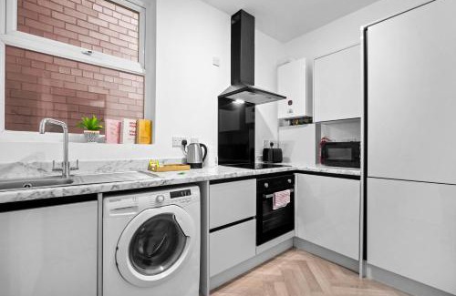 King's Heath Apartment | Stylish One Bedroom - Fast WiFi - Netflix - On Street Parking 2BR