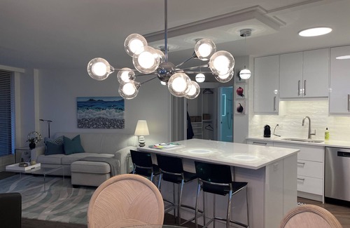James Bay Apartment | Stylish,one-bedroom waterfront apartment with beautiful views!