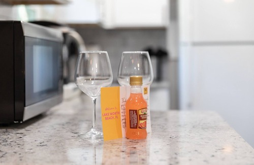 Mango Groves Condo | Stylish/Open Studio w/Kitchen & Outdoor Space
