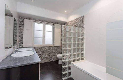 Alto do Pina Apartment | Stylish Peaceful Room | Shared Apartment